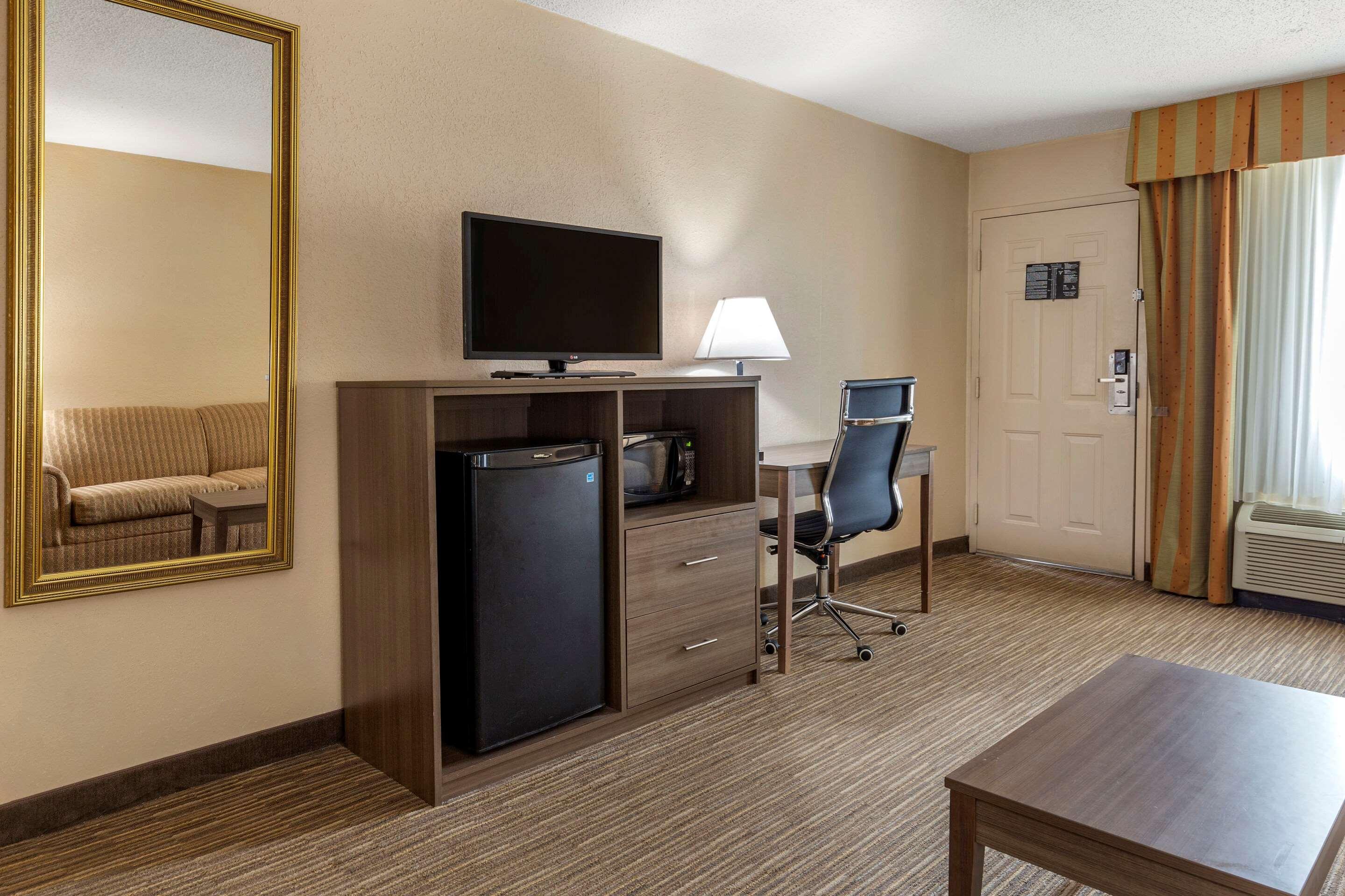 Quality Inn & Suites Hanes Mall Winston-Salem Luaran gambar