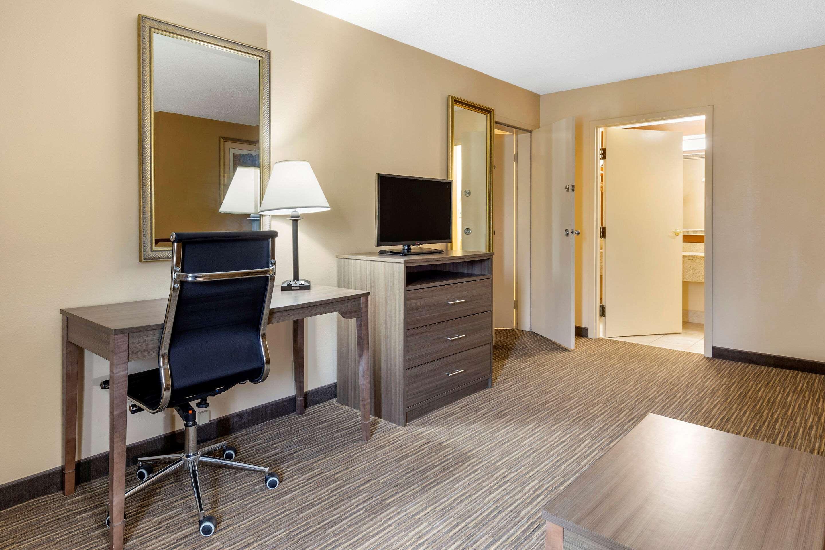 Quality Inn & Suites Hanes Mall Winston-Salem Luaran gambar